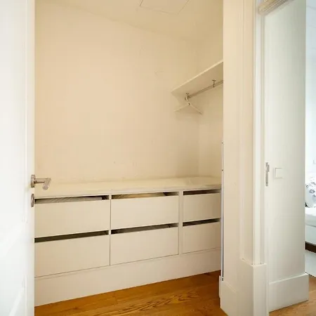 The Restauradores Collection Regal Apartment *